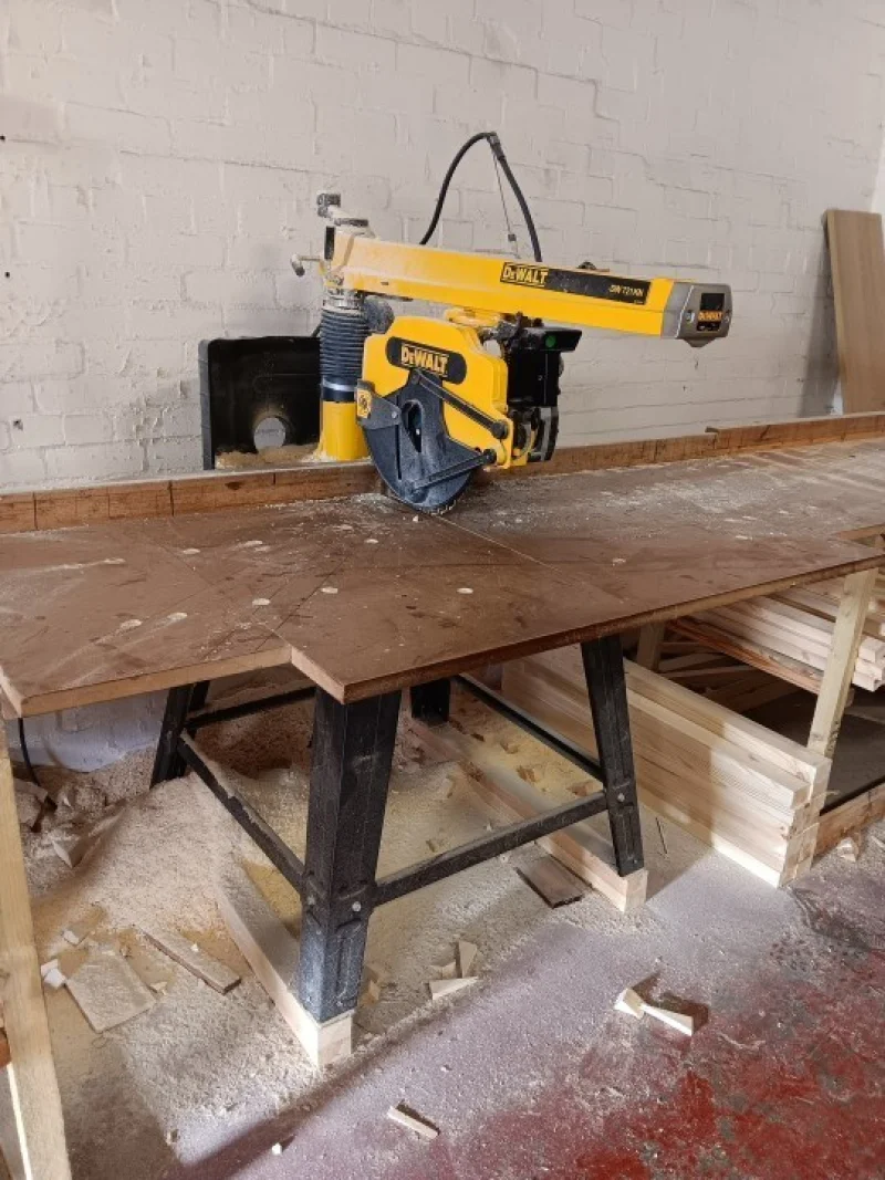 Eddisons - Stockport - Salvador Superpush 200 Optimising Saw & Assets of a Manufacturer of Timber Buildings at Auction - Auction Image 3