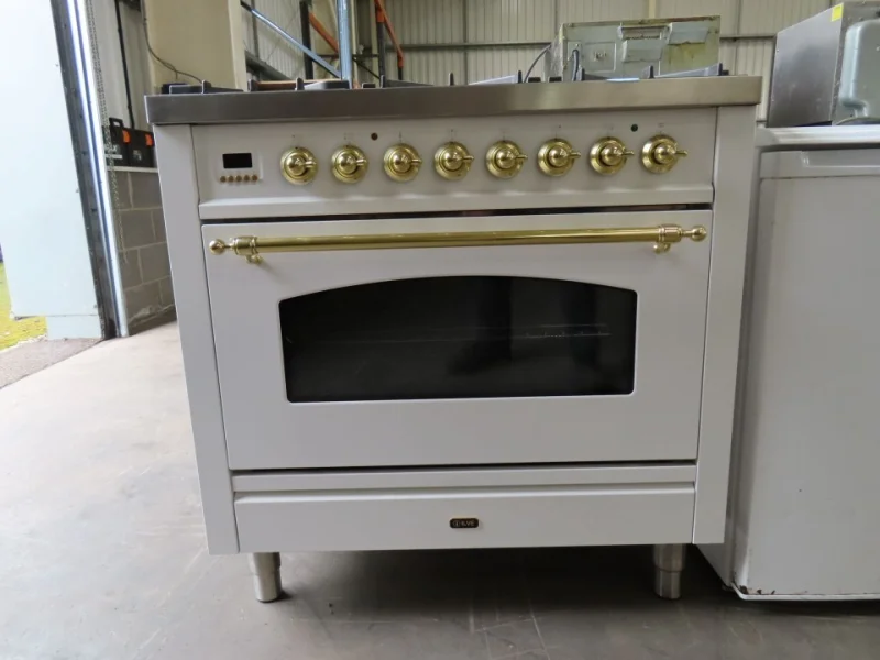 Eddisons - Stockport - Alcohol, Catering Equipment and Furniture at Auction - Auction Image 1
