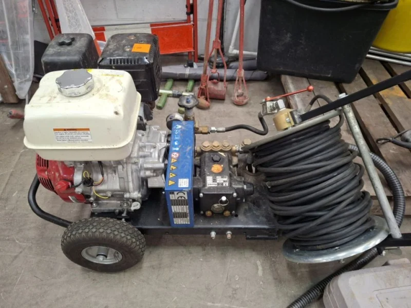 Eddisons - Scunthorpe - Light Commercial Vehicle & Assets of a Plumbing, Heating & Air Conditioning Installation Company available at Auction - Auction Image 3