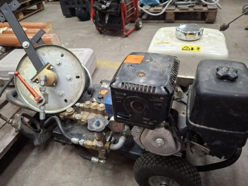 Eddisons - Scunthorpe - Light Commercial Vehicle & Assets of a Plumbing, Heating & Air Conditioning Installation Company available at Auction - Auction Image 4