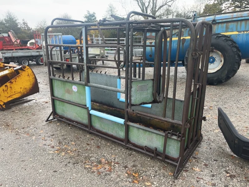 Ruthin Farmers Auction Company Ltd - Farm Machinery, Implements, Vehicles & Agricultural Miscellanea Auction - Auction Image 6
