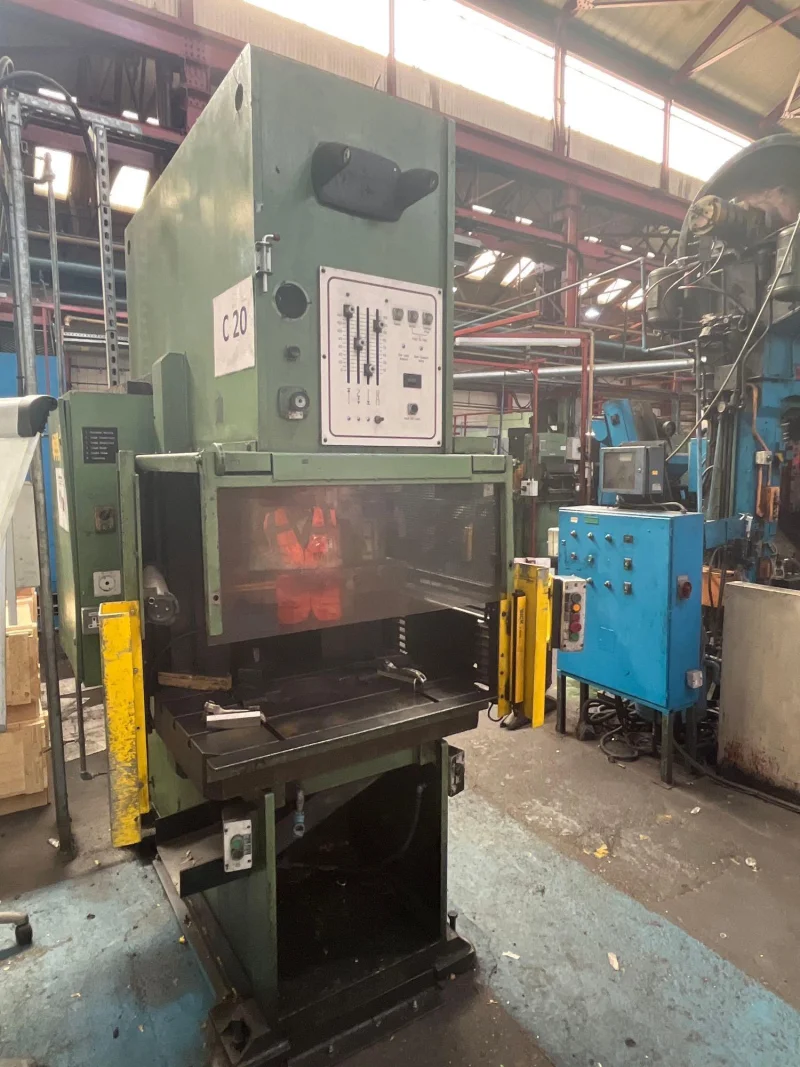 Cottrill & Co - Selection of PJ Hare 10HP, 25HP, 63T, 63HP Clipping Presses Auction - Auction Image 3