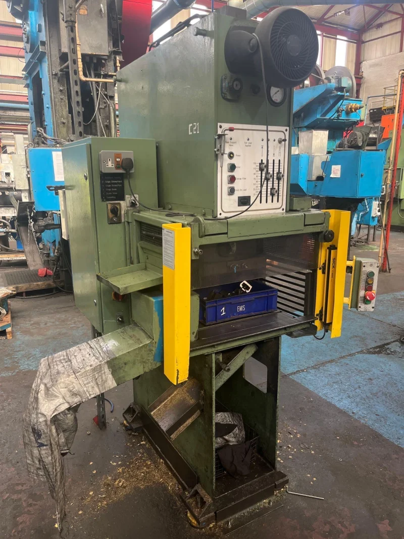 Cottrill & Co - Selection of PJ Hare 10HP, 25HP, 63T, 63HP Clipping Presses Auction - Auction Image 1