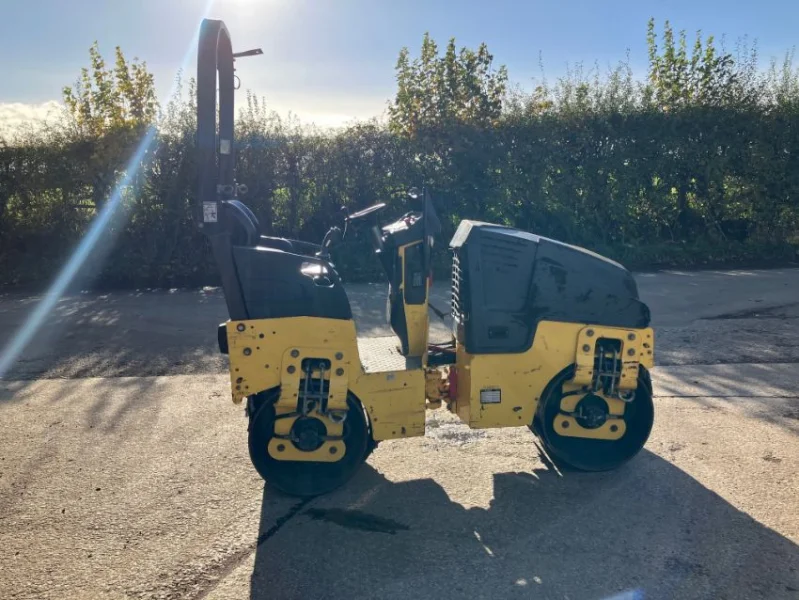 Gavel Auctioneers Ltd - Stolen Recovered 2016 Bomag BW80 AD-5 Double Drum Roller Auction - Auction Image 4