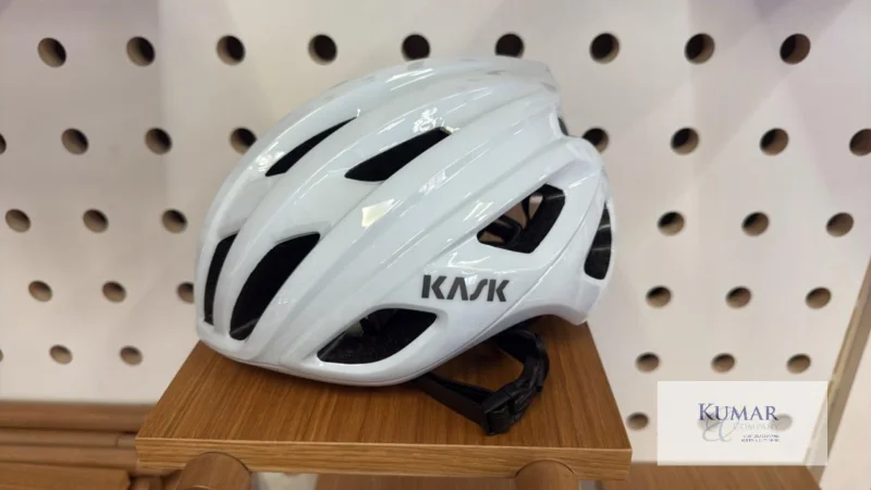 Kumar & Company - Assets of Red Kite Cycles to include Bull Finch Assets & IPR, Range of 8 Brompton Bikes & Clothing, Bike Accessories, Tyres & More at Auction - Auction Image 5
