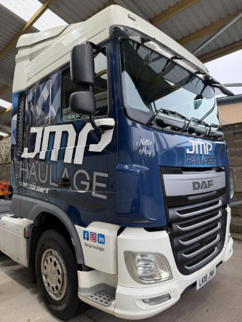 Gavel Auctioneers Ltd - 2018 DAF XF510, 80-ton Tractor Unit, Hub Reduction 6x2 Twin Tag available at Auction - Auction Image 2