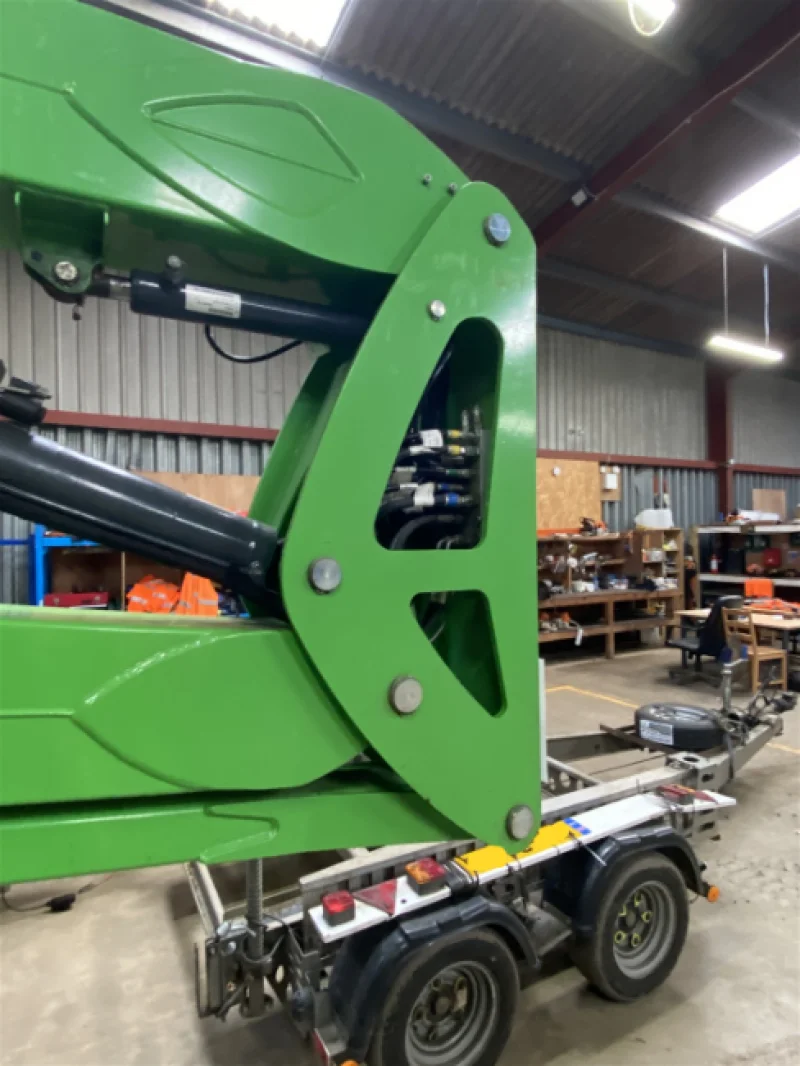 Gavel Auctioneers Ltd - Salvage 2023 Leguan 226 MEWP Tracked Access Platform & 2023 Te-Ho Trailer available at Auction - Auction Image 4
