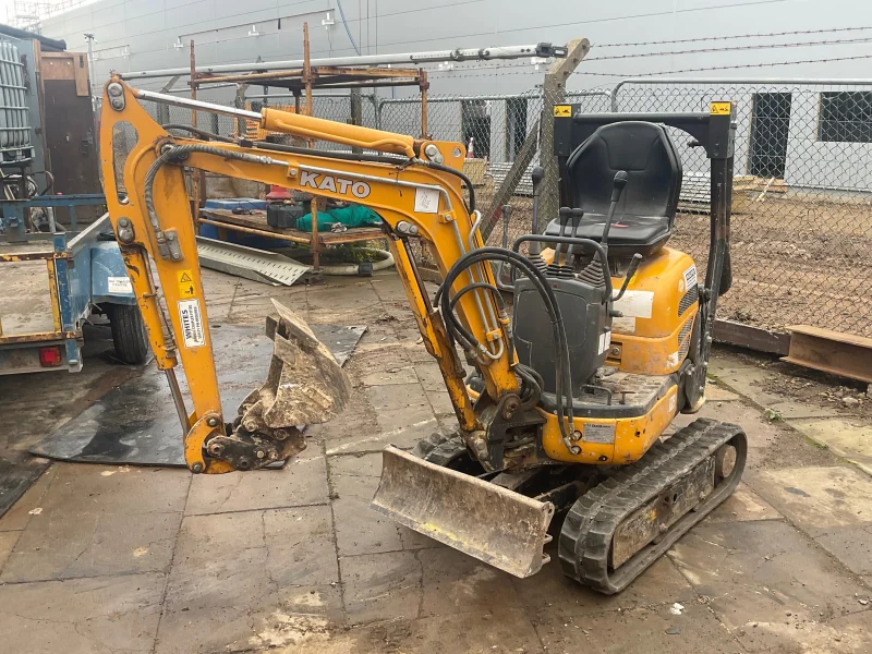 BPI Asset Advisory Ltd - Entire Contents of General Contract Builder to include Vehicles, Mini Excavator, Crusher, Loader, Tools & Materials at Auction - Auction Image 5