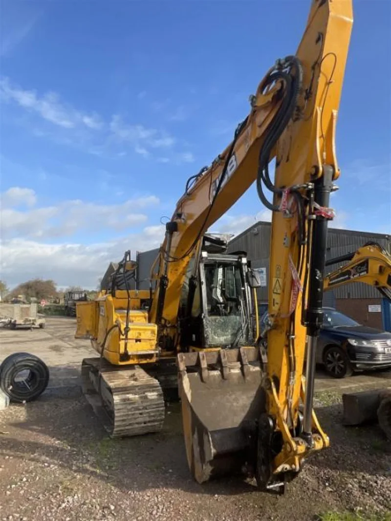 Gavel Auctioneers Ltd - Salvage 2022 JCB 140X LC Excavator Auction - Auction Image 2
