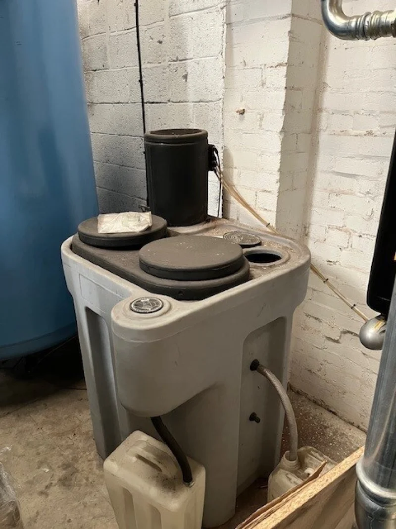 Cottrill & Co - Compair L55 & L90 Air Compressors, Parker Refrigerant Air Dryer, Oil/Water Separator, Air Receiver Auction - Auction Image 5