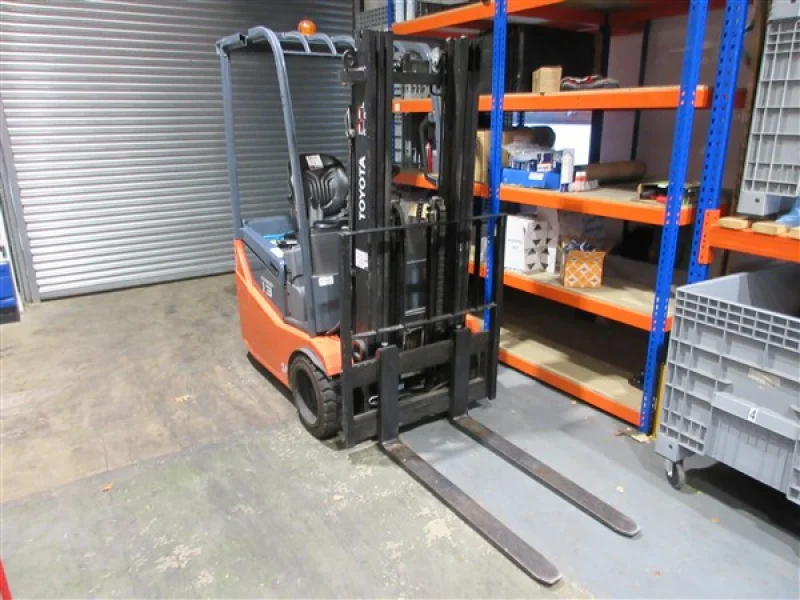 Lambert Smith Hampton - Exeter - £400,000 (cost) of Motor Spares and Associated Stock, Forklift, Racking, etc at Auction - Auction Image 4