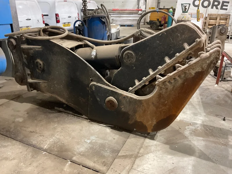 BPI Auctions - Remaining Contents of Workshop to include 2013 Land Rovers, Curb & Gutter Machine, Inflatable Keel, Attachments, Tools & more at Auction - Auction Image 1
