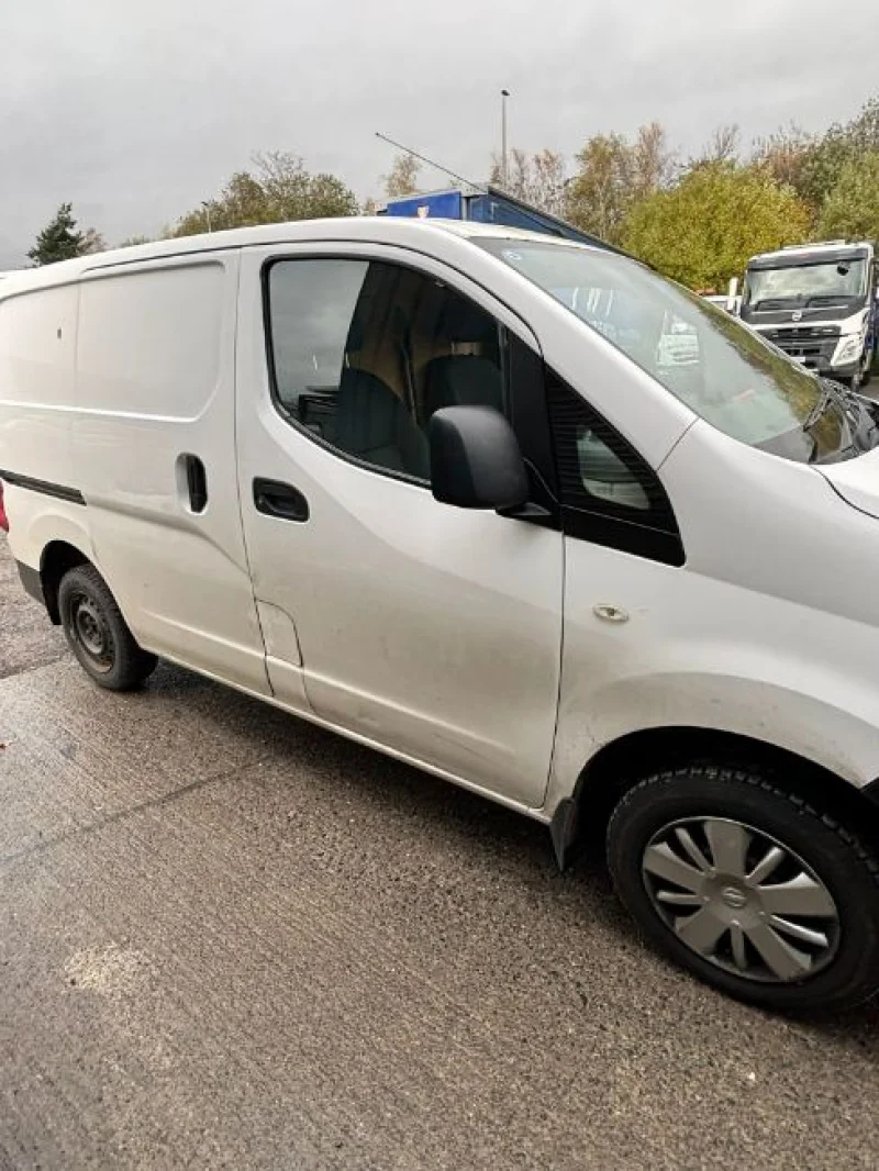 Gavel Auctioneers Ltd - 2016 Nissan NV200 Acenta DCI Refrigerated Van at Auction - Auction Image 2