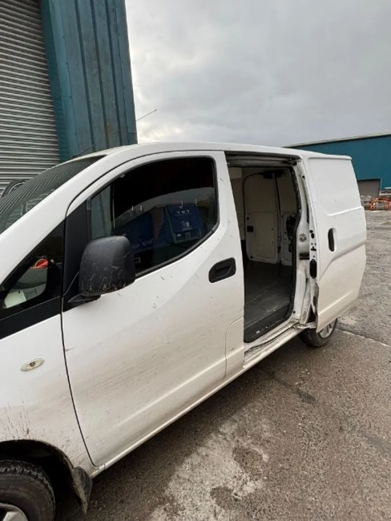 Gavel Auctioneers Ltd - 2016 Nissan NV200 Acenta DCI Refrigerated Van at Auction - Auction Image 6