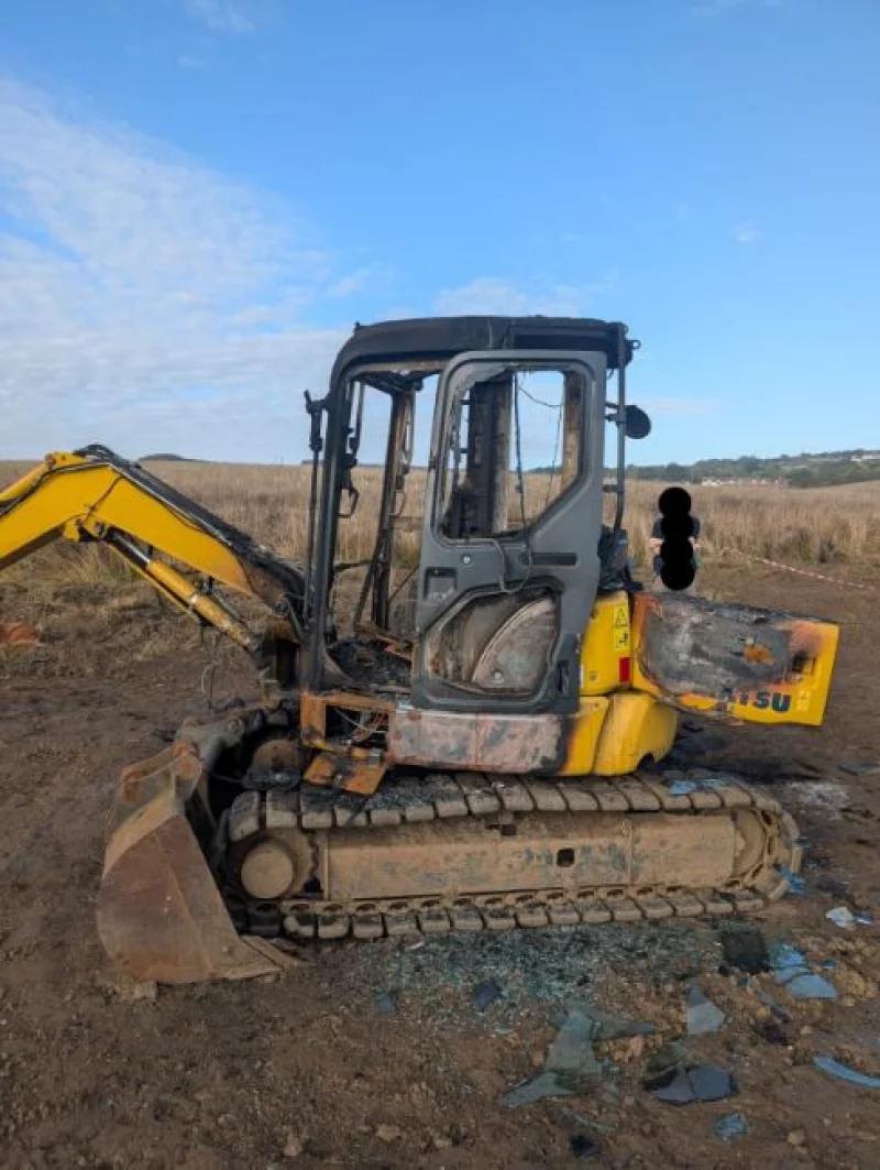Gavel Auctioneers Ltd - Salvage 2017 Komatsu PC55MR-3 Excavator Auction - Auction Image 4