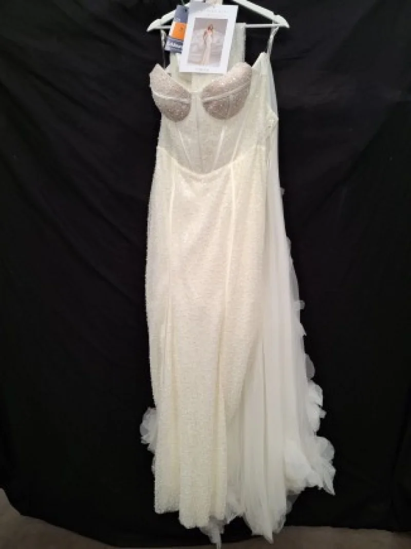 Eddisons - Scunthorpe - Range of Luxury Bridal Wear by Dama, Eva Lendel & Elly etc available at Auction - Auction Image 4