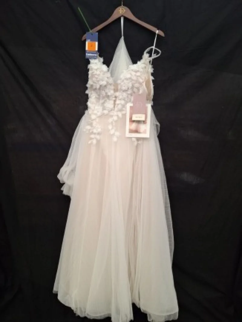 Eddisons - Scunthorpe - Range of Luxury Bridal Wear by Dama, Eva Lendel & Elly etc available at Auction - Auction Image 2