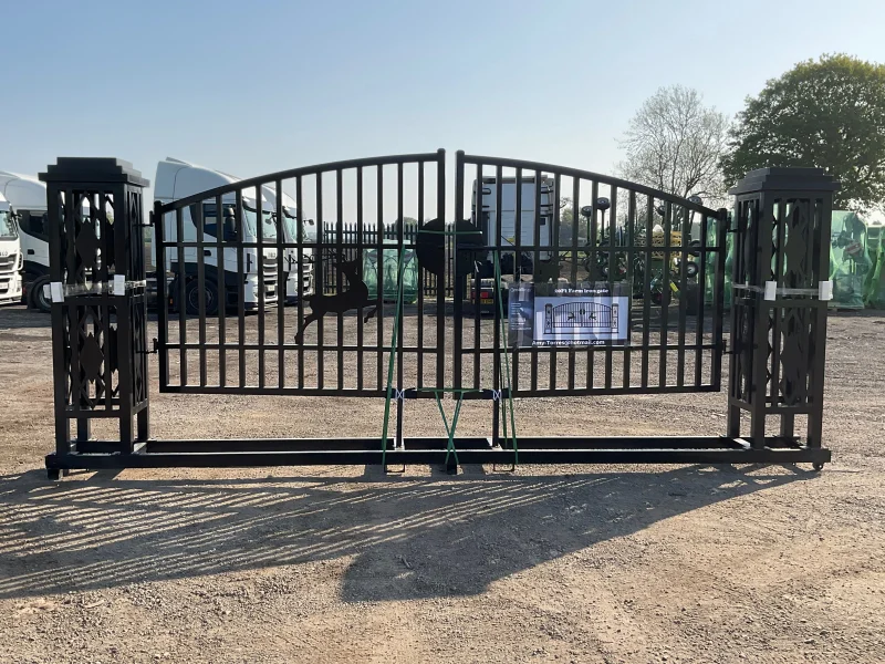 BPI Auctions - Unused Double Toilet Units & Office Container, 20ft Farm Gates, 14ft Heavy Duty Bi-Parting Gates, 10ft - 6.5ft Workbenches available at Auction - Auction Image 5