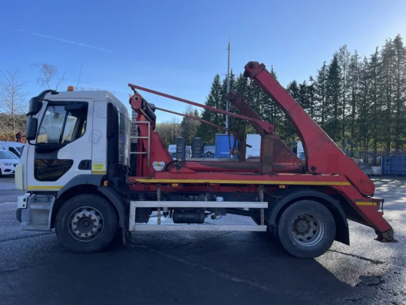 Gavel Auctioneers Ltd - 2016 Volvo FL 18ty Skip Loader at Auction - Auction Image 4