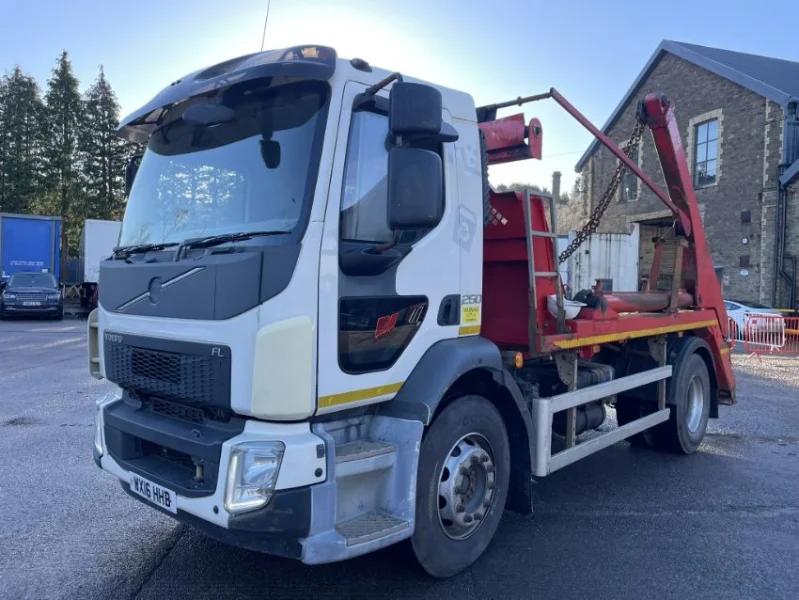 Gavel Auctioneers Ltd - 2016 Volvo FL 18ty Skip Loader at Auction - Auction Image 2