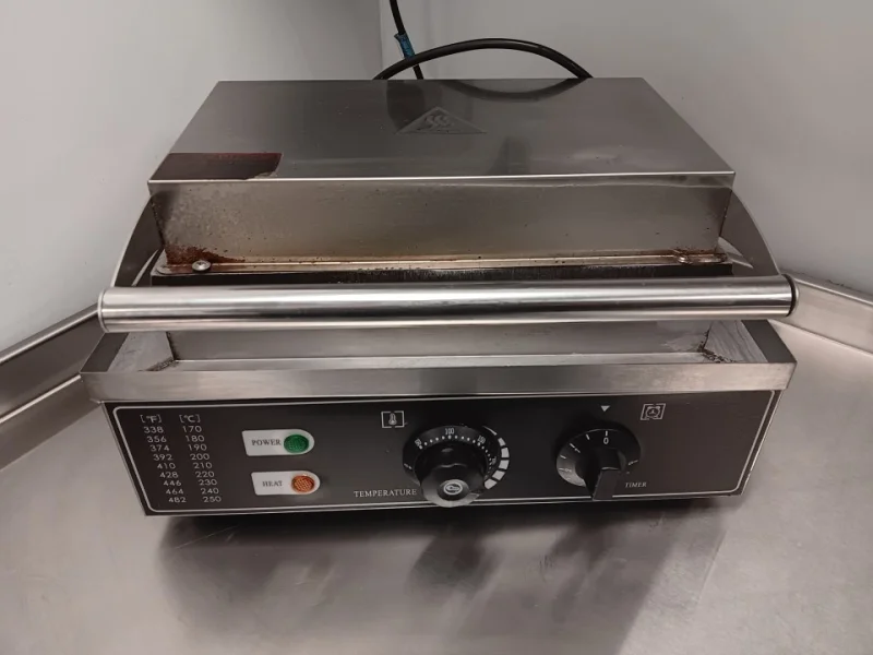 Eddisons - Stockport - Contents of a Cafe & Ice Cream Parlour including New Catering Equipment Auction - Auction Image 6