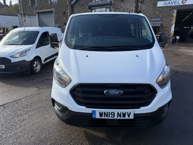 Gavel Auctioneers Ltd - 2019 Ford Transit Custom Crew Cab Van at Auction - Auction Image 2