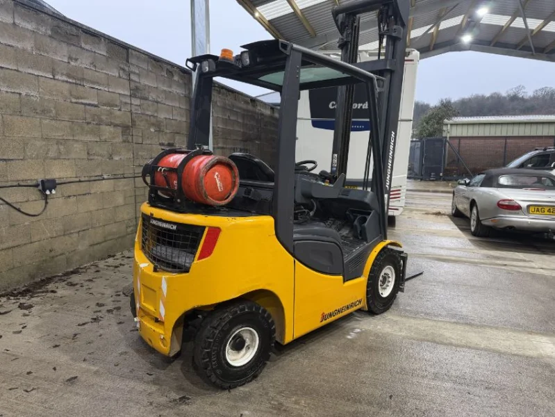 Gavel Auctioneers Ltd - Jungheinrich LPG Twin Master Forklift Truck Auction - Auction Image 2