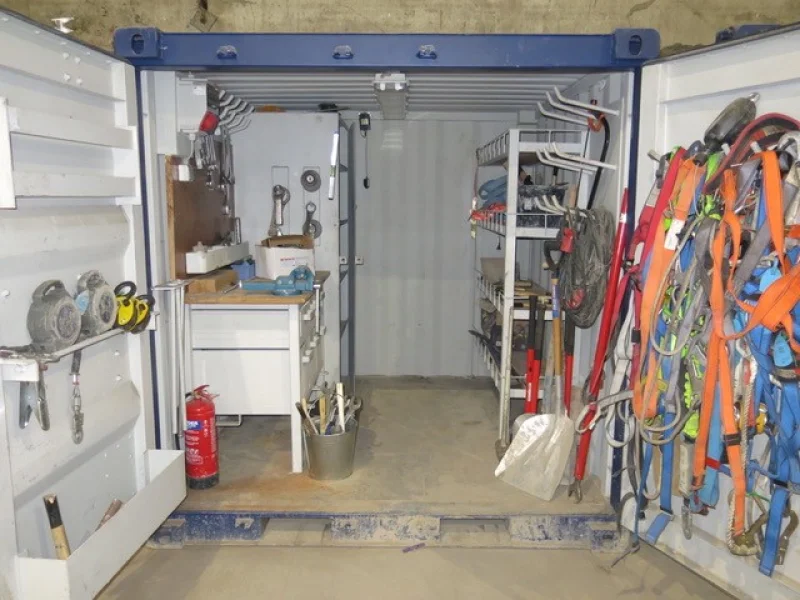 G J Wisdom & Co - Assets of Construction Company with  Site Offices, Containers, Forklifts, Vehicles, Tools,  Lifting, Welding & Other Construction Equipment at Auction - Auction Image 6