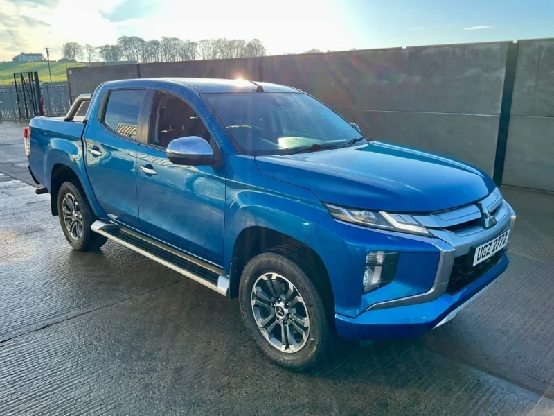 Mid Ulster Auctions Ltd - Vans, Cars & HGVs Auction | Renault, Ford, Vauxhall, Mercedes & More - Auction Image 3