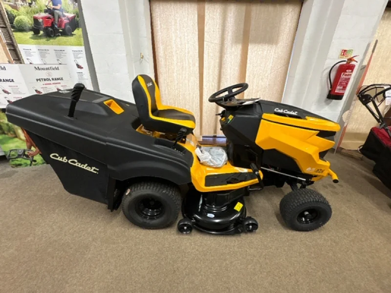 AMS - Selection of Garden Machinery & Accessories at Auction - Auction Image 4