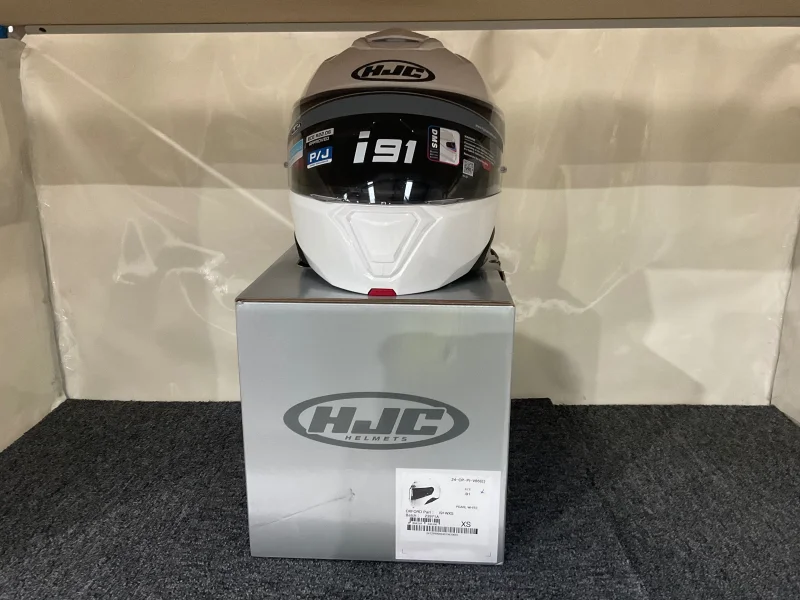 BPI Asset Advisory Ltd - Contents of Motorbike Dealer to include BMW F900R & F800R Motorbikes, New & Boxed Helmets, Leathers, Boots & Accessories at Auction - Auction Image 4