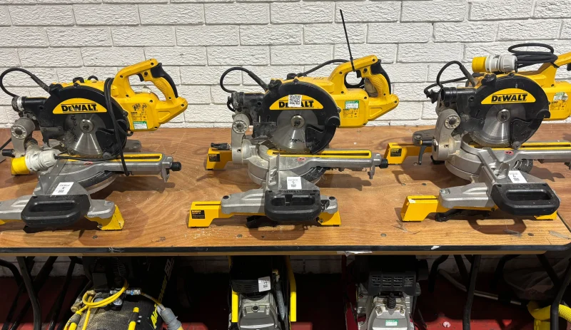 John Pye Auctions - Birmingham - Woodworking and Joinery Equipment Site Equipment and Stock - Auction Image 3