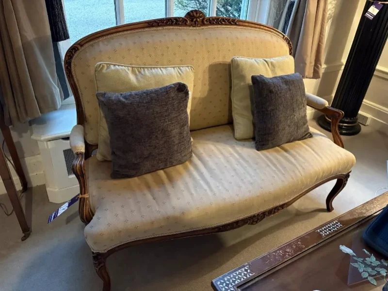 BTG Eddisons - Scunthorpe - Antique Hotel Furniture Auction from Hemswell Court Wedding and Hotel Venue – 27 Bedrooms, Dining Room and Drawing Room - Auction Image 4