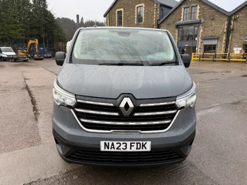 Gavel Auctioneers Ltd - 2023 Renault Trafic Panel Van Auction - Auction Image 2