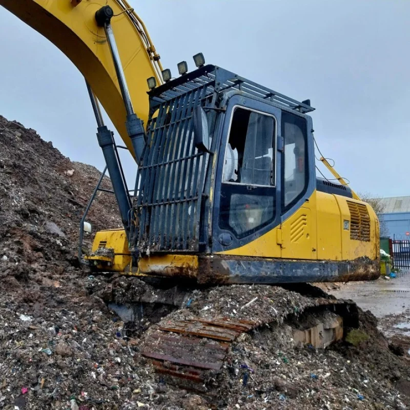 BTG Eddisons - Stockport - Hyundai HL-770-9A Loading Shovel and Liugong CLG 922e Excavator (2014) at Auction - Auction Image 2