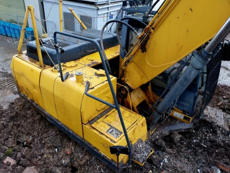 BTG Eddisons - Stockport - Hyundai HL-770-9A Loading Shovel and Liugong CLG 922e Excavator (2014) at Auction - Auction Image 3
