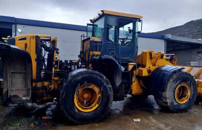 BTG Eddisons - Stockport - Hyundai HL-770-9A Loading Shovel and Liugong CLG 922e Excavator (2014) at Auction - Auction Image 5