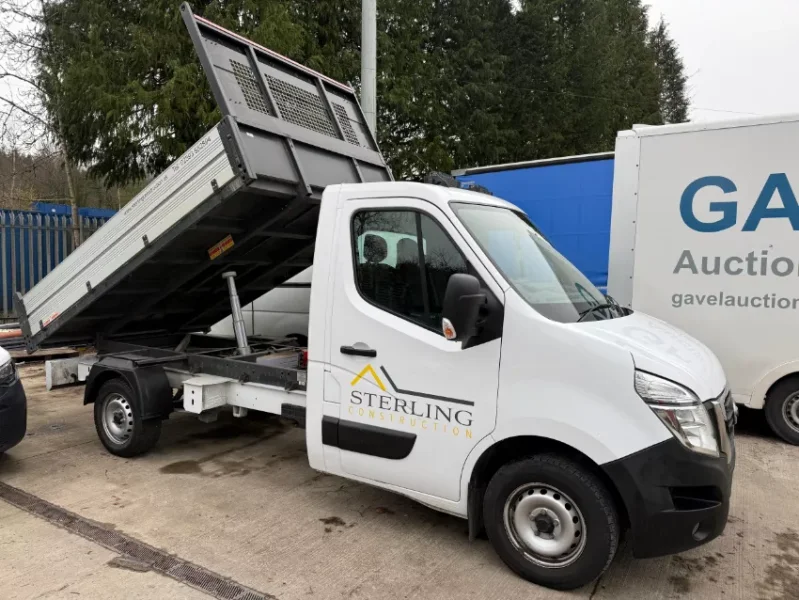 Gavel Auctioneers Ltd - 2023 Nissan Interstar Tekna DCI Tipper Auction - Auction Image 4