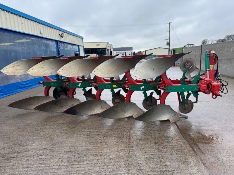 Mid Ulster Auctions Ltd - Tractors, Farm Equipment & Plant Machinery Auction - Auction Image 4