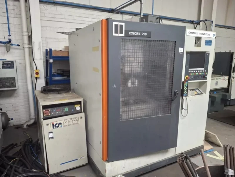 BTG Eddisons - Stockport - Contents of Precision Engineering Company Auction Including Haas Machining Centre, EDM Machines, Milling Machines, Lathe, Compressors, Fork Lift Truck, Jack Legged Site Cabin etc - Auction Image 5