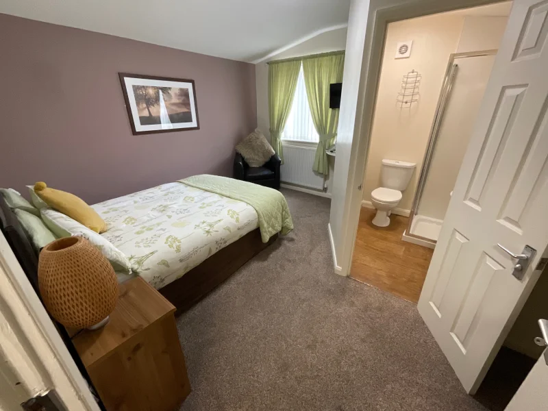 Gavel Auctioneers Ltd - Entire Contents of Redbeck Motel at Auction to include Catering Equipment, Motel Furniture, White Goods, Business Signage & more - Auction Image 1