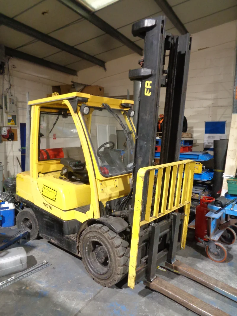Lambert Smith Hampton - Bristol - Presona LP100 CH2 & LP50 EH1 Balers, Presona Spares Stock, Factory & Workshop Equipment, Forklift, Office Furniture at Auction - Auction Image 3