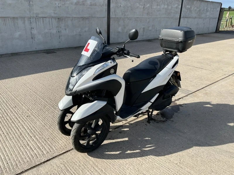 Mid Ulster Auctions Ltd - Vans, Cars, HGV's, Scooters & More at Auction - Auction Image 1