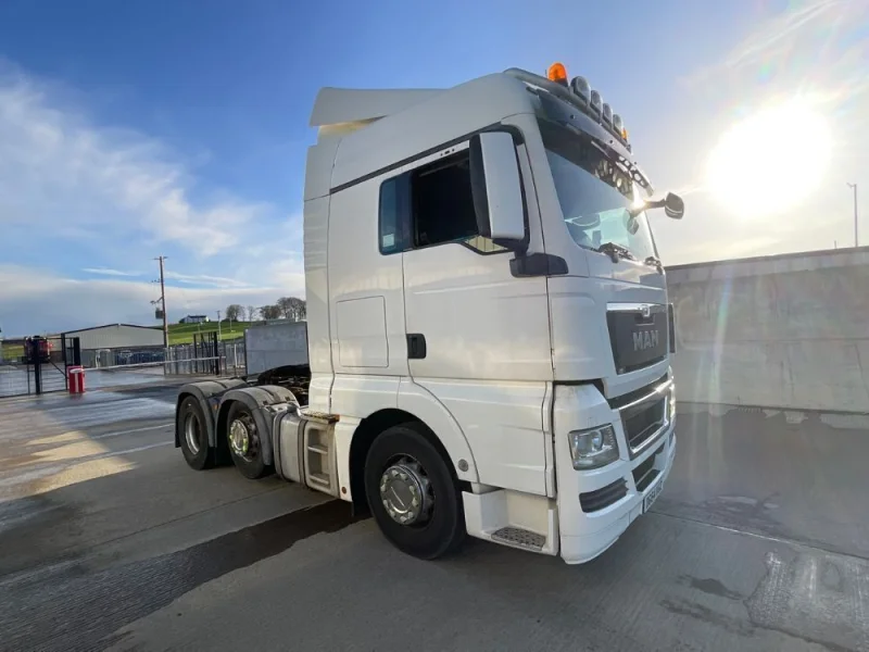 Mid Ulster Auctions Ltd - Vans, Cars, HGV's, Scooters & More at Auction - Auction Image 4
