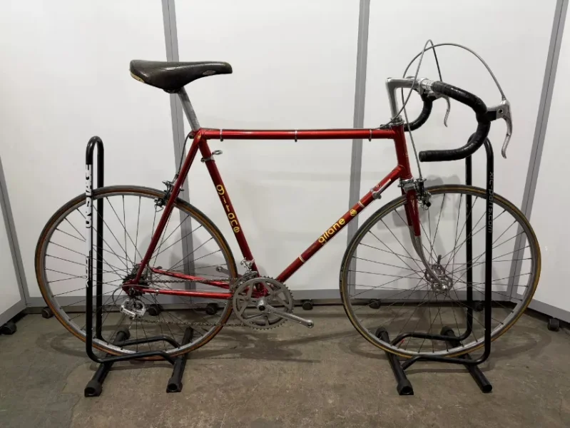 JPS Chartered Surveyors - Contents of E-Bike Sales & Service Centre, E-Bikes & Vintage Road Bikes, Parts & Accessories at Auction - Auction Image 4