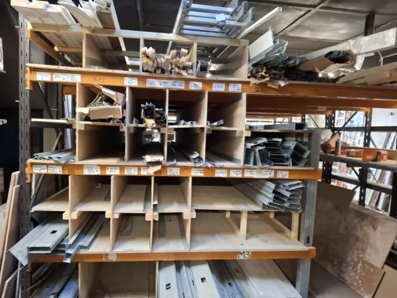 BTG Eddisons - Stockport - Contents of Ceilings & Partitions Company Auction to include Power Tools, Tool Safes, Ceiling Tiles, Stud Tracking, Mini 3-Wheel Heavy Duty Rubble Trolley Skip - Auction Image 6