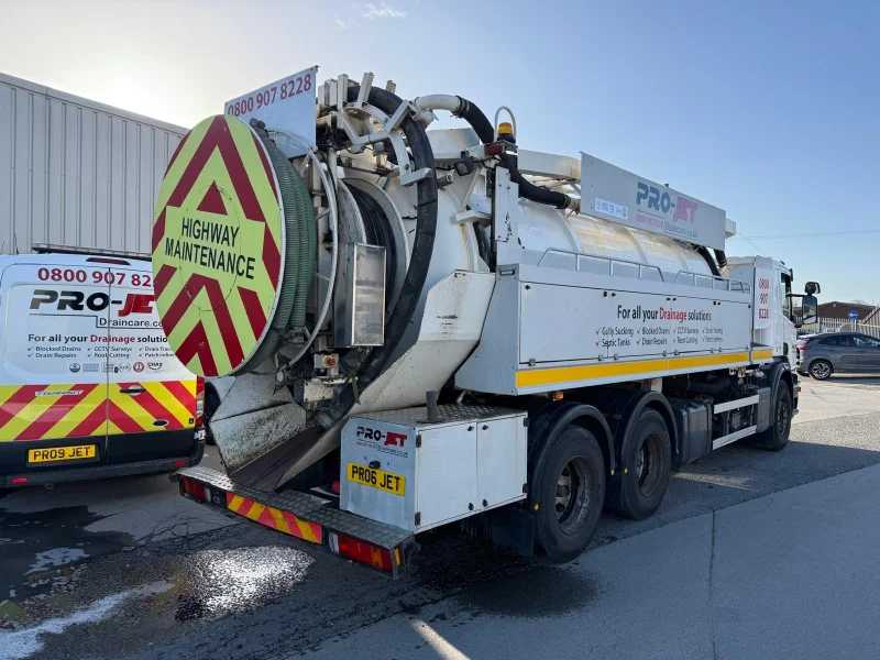 BPI - JHL Flexline 312 Combination Tanker on 2007 Scania P380 6x4 Chassis Auction - Auction Image 3