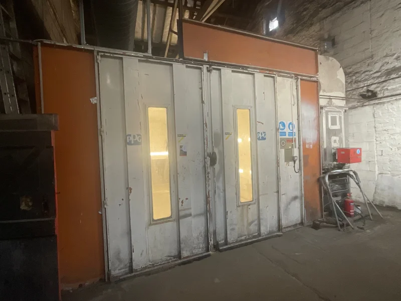 BPI - Contents of Mill Road Motors to include Paint Spraying Booth, Hydraulic Post Lift, Engine Crane, Diagnostic Tool, Tool Boxes & more at Auction - Auction Image 1