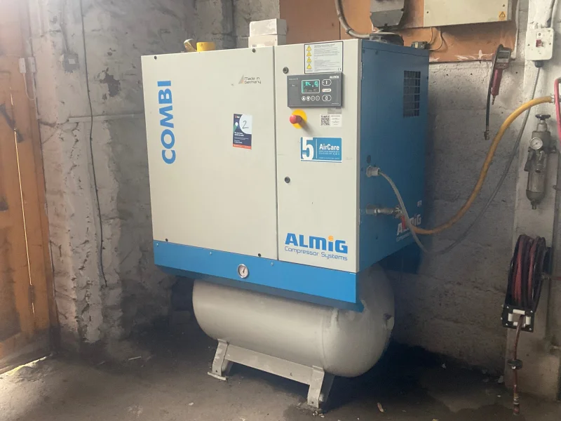 BPI - Contents of Mill Road Motors to include Paint Spraying Booth, Hydraulic Post Lift, Engine Crane, Diagnostic Tool, Tool Boxes & more at Auction - Auction Image 4