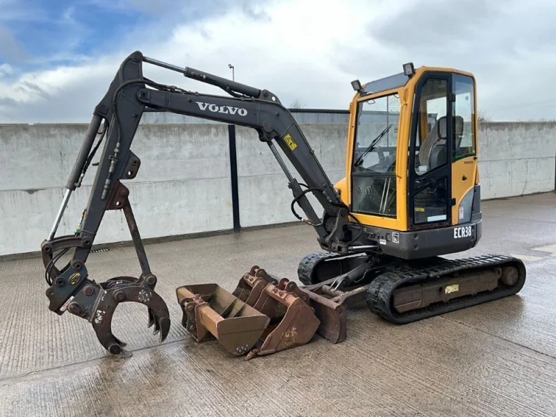 Mid Ulster Auctions Ltd - Machinery Auction to include: Excavators, Dumpers, Forklifts, Tractors & Trailers at Auction - Auction Image 3